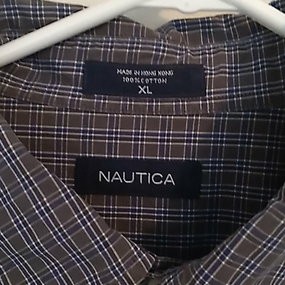 Button down - Picture 2 of 2